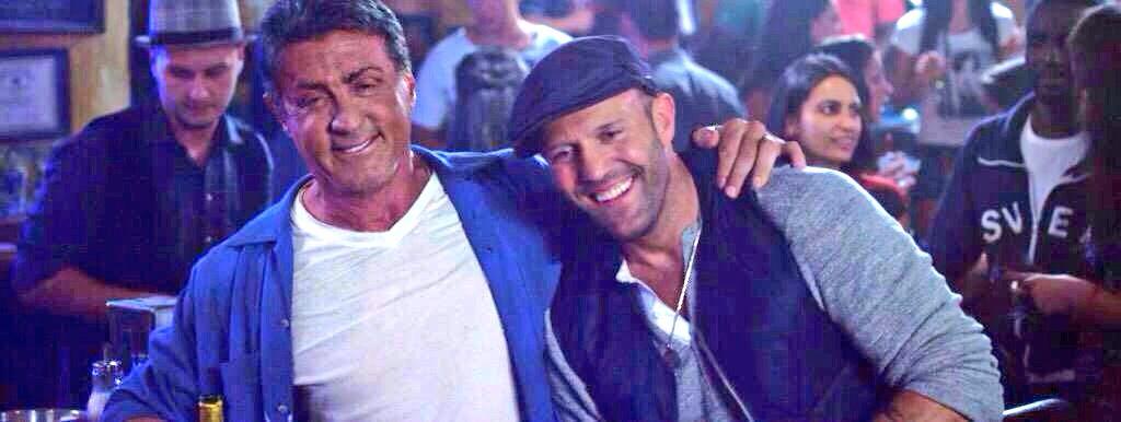 男性が女性を抱き寄せる意味とは？肩を抱き寄せる7つの男性心理女性の恋愛や出会いを応援する恋活ノウハウ・トレンド情報サイトハッピーライフウーマン