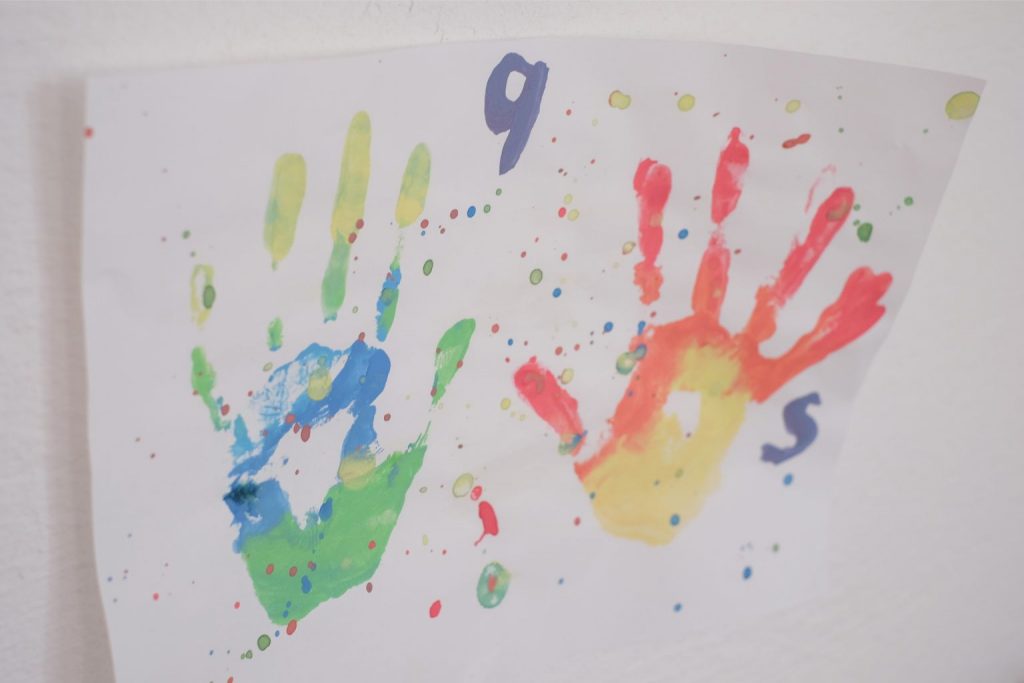 これはパパ泣いちゃうな！ 100均で作れる「手形キーホルダー」が最高の父の日プレゼントすぎる