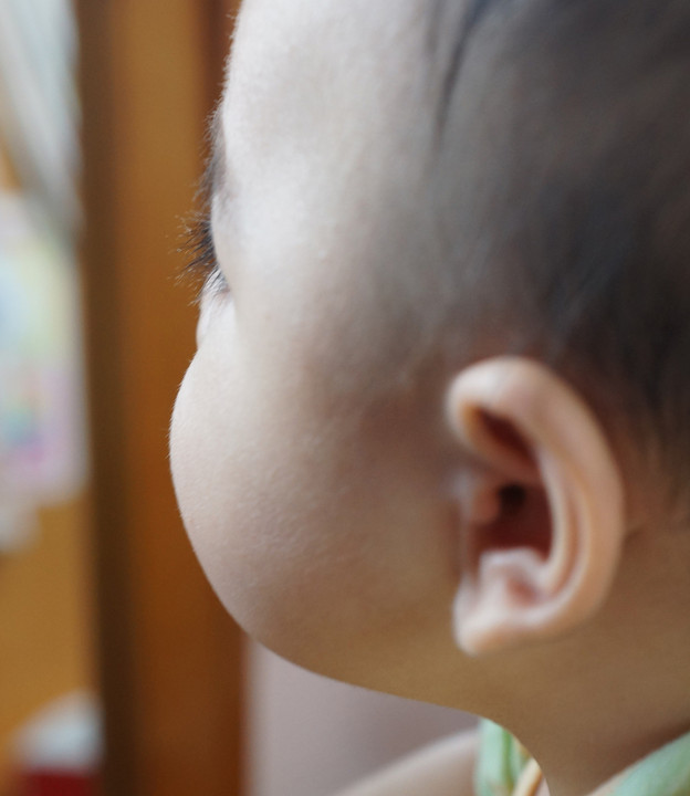 1month👶🏻🪿🩵 息子のも自分の備忘録がてら記録📝いつまで続けられるかな🥹☑︎体重3030g→4464g 56g 日☑︎身長48cm→55.5cm頭囲33cm→39cm ☑︎入院中は夜間預かりメインで体力を回復 ☑︎ベースは完母+ミルク40mlを1.2回足す位☑︎生後2週間前後に頬に乳児