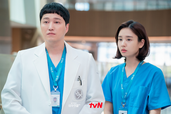 看護師と医者カップルTikTok