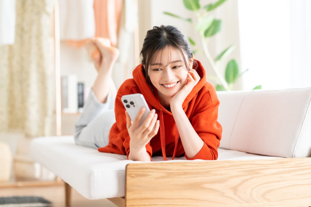 腰に手を回す男性心理とは？腰を抱いて体を引き寄せる彼氏の胸の内を解説！Smartlog