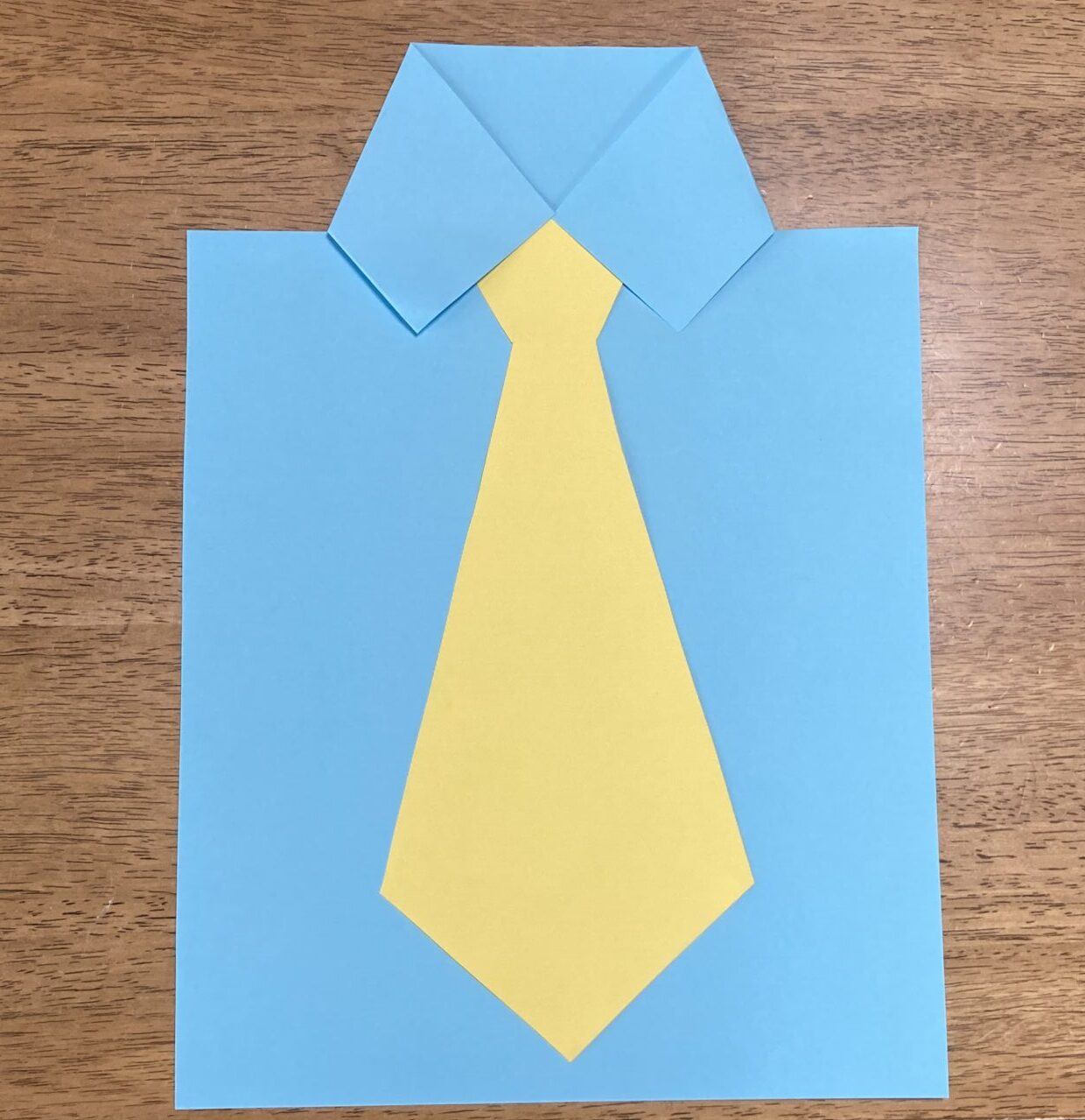 父の日製作「シャツ型カード」ー切込み入れるだけ！年齢別アレンジ紹介