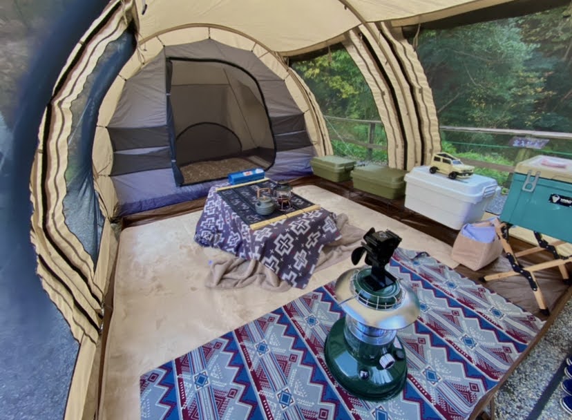 試した 冬キャンプのテント内レイアウト＆敷物！ファミリーにもおすすめ - ERABIKATA