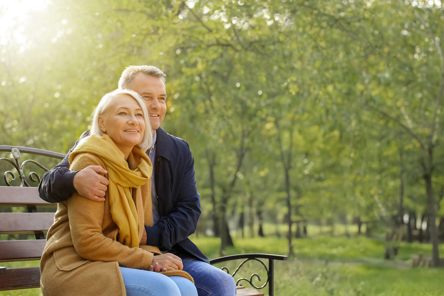 497 老夫婦 日本人 全身 Stock Photos, High-Res Pictures, and Images - Getty Images