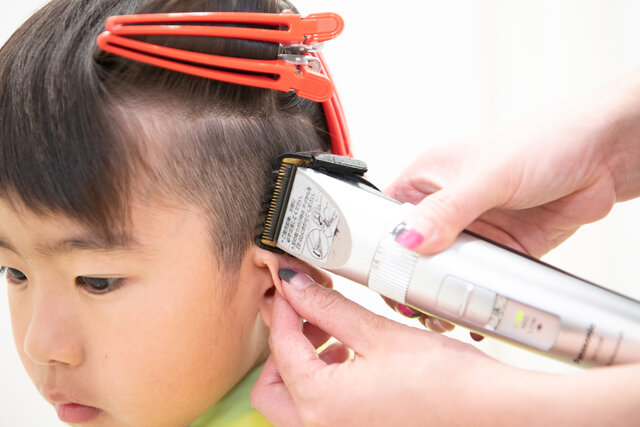 子供のツーブロックヘアプロによるセルフ刈り方テクもHAIR