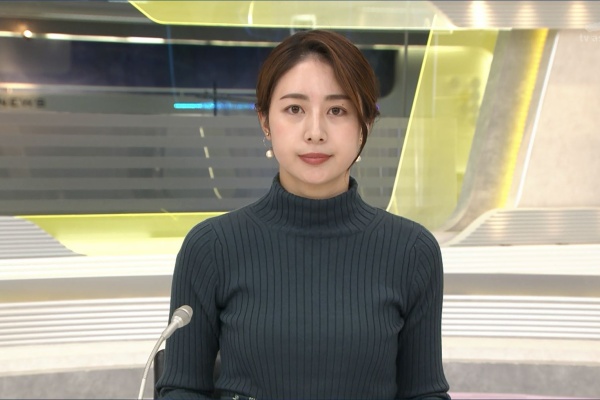 林美沙希 公式on Instagram:“先日、同期の結婚式で同期写真撮りました。弘中アナ @hironaka_ayaka がインスタ始めたそうです😊綾香ちゃんは本当にしっかりしていて、仕事の遅い私は新人の時から助けられています😂 ”沙希, 弘中綾香, 美