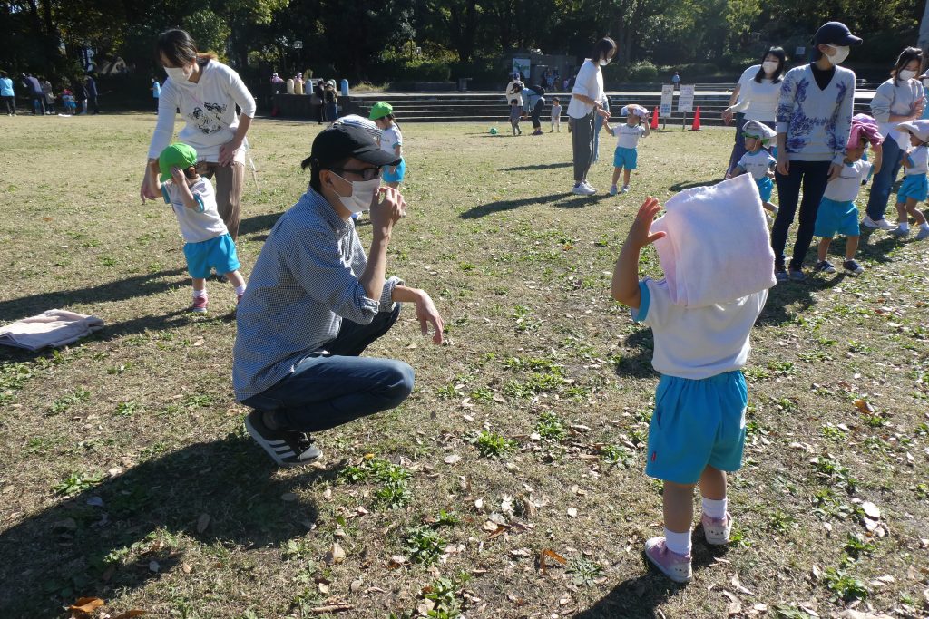 秋の遠足 - ルンビニ幼稚園