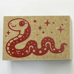 2025年は巳年！スタンピングで描く年賀状〜材料・作り方・活動のねらい お正月製作 保育士・幼稚園教諭のための情報メディア ほいくis ほいくいず