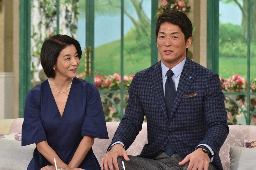 高嶋ちさ子、息子たちとの写真公開「イケメンオーラすごい」「素敵な親子関係」の声 - モデルプレス