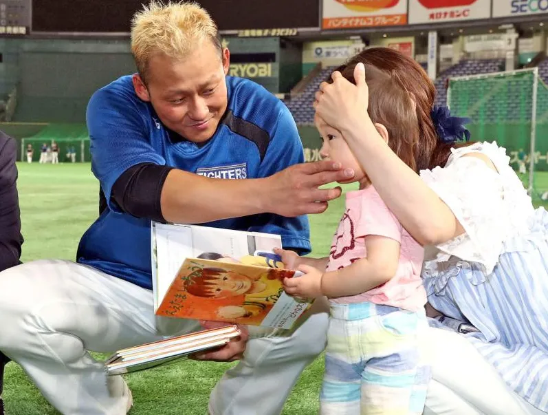 中田翔の意外な性格がわかる15の家族物語自宅で妻と娘は大変!?プロ野球とフィンランドが好きな20代男の「これが僕の生きる道」