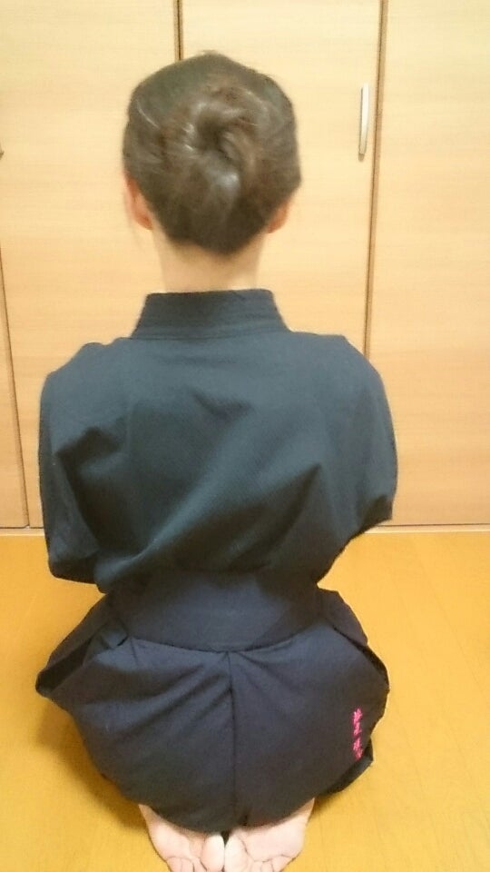 男性 正座の写真素材写真素材なら「写真AC」無料 フリー ダウンロードOK