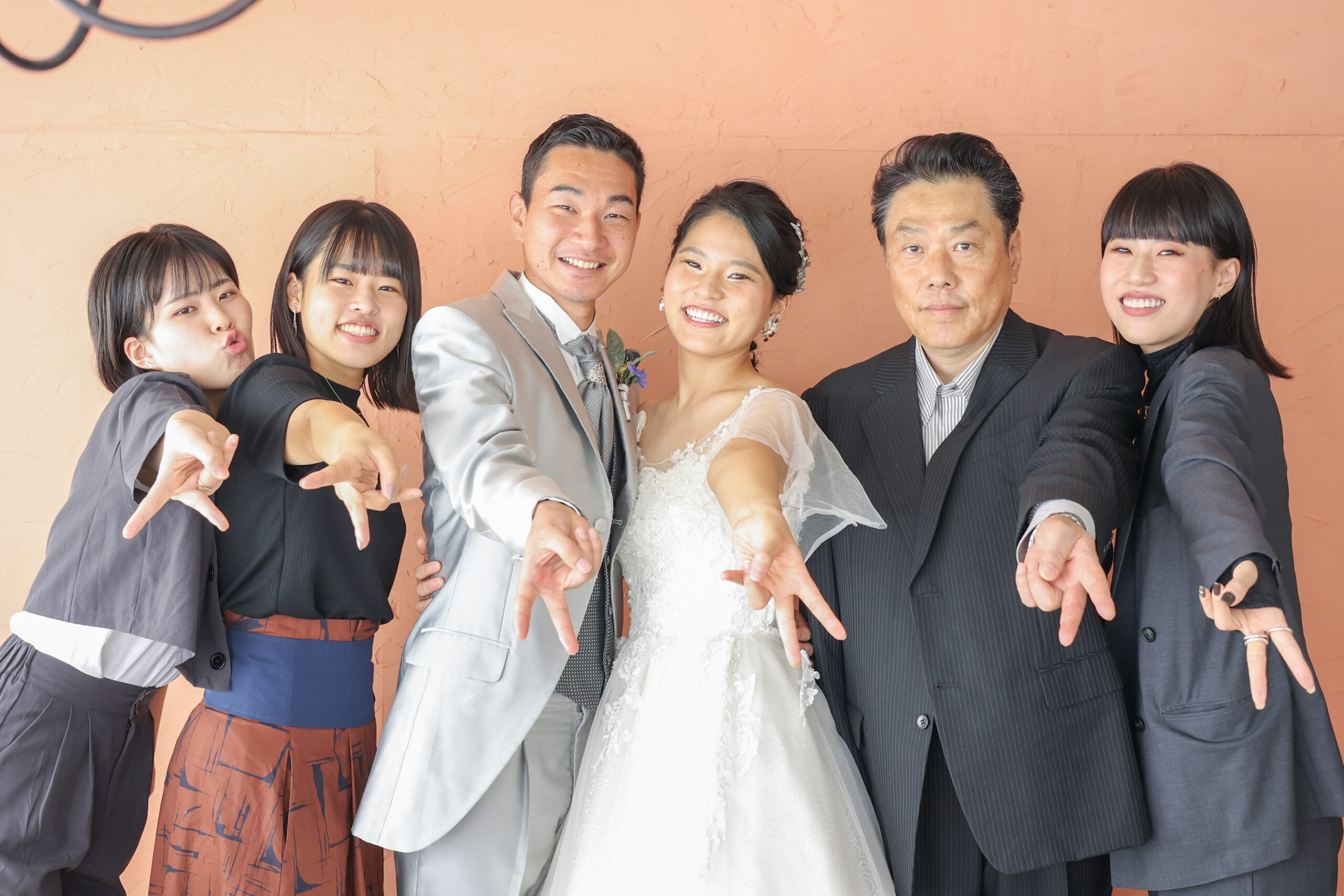 2024 リンクコーデでおしゃれな家族写真 ファミリーフォト ・記念写真を残すためのポイント♡STUDIO Fameux 大阪フォトスタジオファムーフォトウェディング・マタニティ・記念撮影