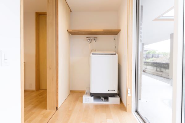 DIYer sリノベと暮らしとDIY。@diyersjapanposted on Instagram: “ファミリークローゼットと ランドリールームが一体になったお部屋✨﻿ ﻿﻿ ﻿ ご本人様からのコメントです☺️﻿ ﻿こだわりポイントはたくさんありすぎるのですが