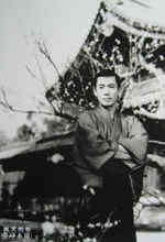 週刊モダン日本 昭和34年5月11日創刊号 表紙モデル・万里昌代セクシー・ピンクの踊子 上条美佐保 モノクロ4頁長嶋茂雄を訴えた女優は売春婦8頁いま一度ライトを当てよう ボクシング・金子繁治 モノクロ4頁そこが知りたい・美空ひばり結婚の目撃者 5頁