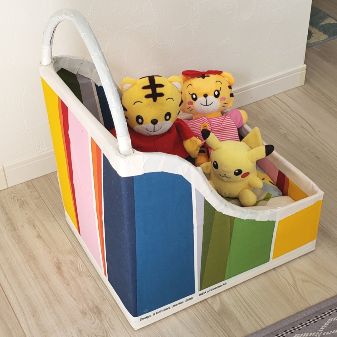 おうちにある段ボールで 赤ちゃんの「歩く」を応援する遊びVERY