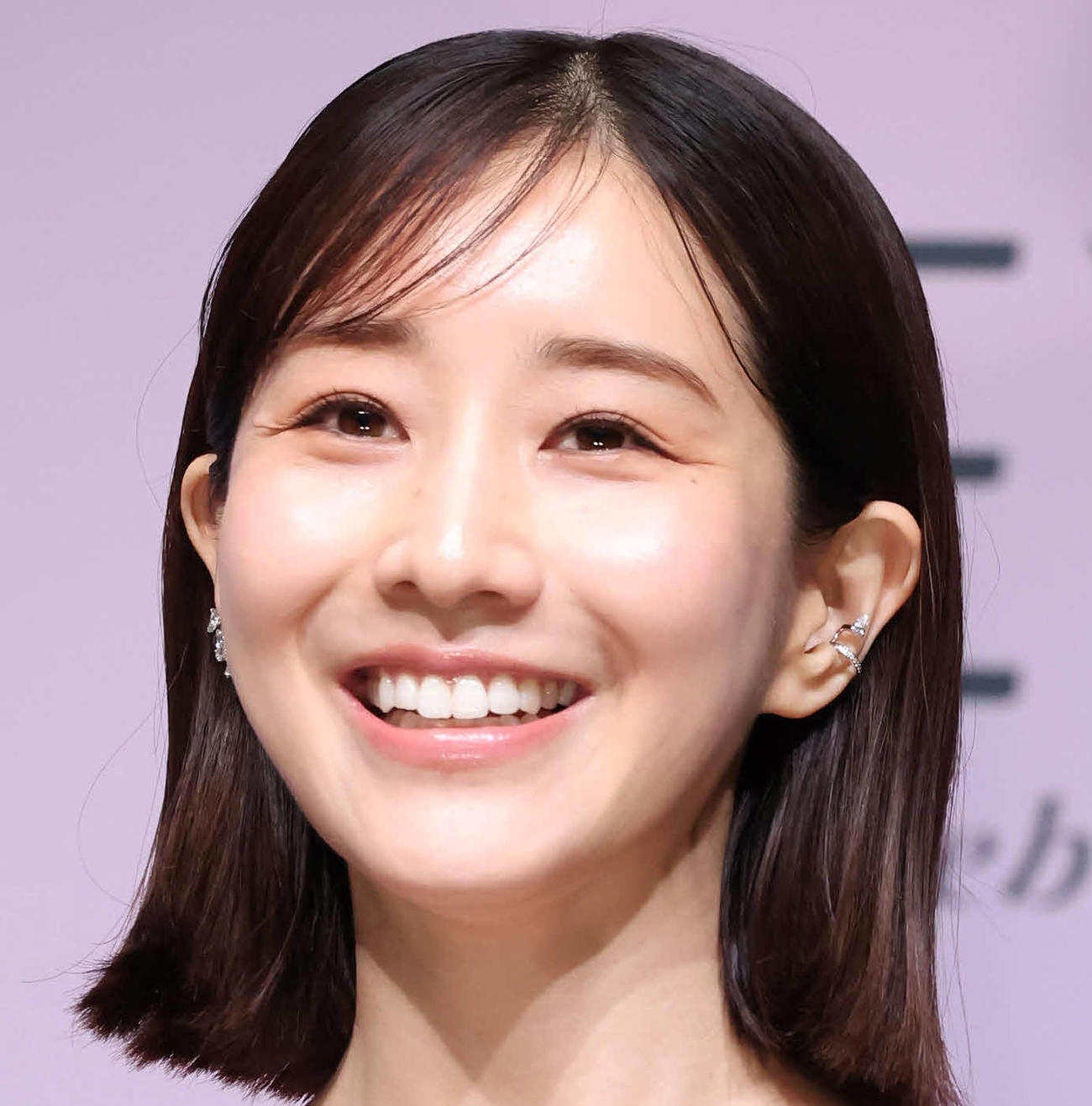 田中みな実「愛犬と猛ダッシュ」前傾姿勢が凄いトレーニング風景NEWSポストセブン