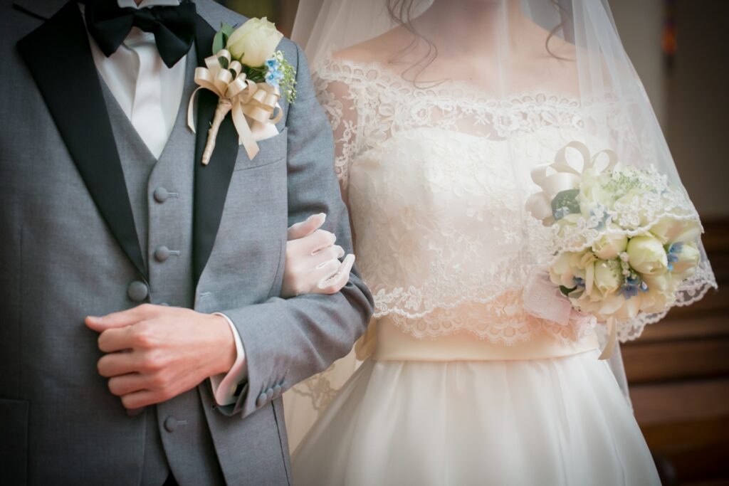 お役立ち情報チャペルでの 新郎入場曲35選！ 感動的な式を演出するBGM選びのコツ