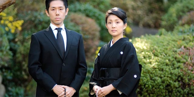 四十九日とは？儀式の内容や法要を行う際の流れ・マナーなど詳しく解説 - 葬儀、家族葬なら株式会社サンライフ公式