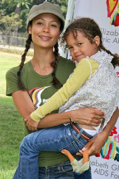 キャサリン マクフィー、デビッド ジェイシー ペニー ジャムの記者会見で育てます。アメリカの子供のためのコンサート。神社の講堂、ロスアンジェルス、ca.06 06 13 — ストック編集用写真©s_bukley 16447199