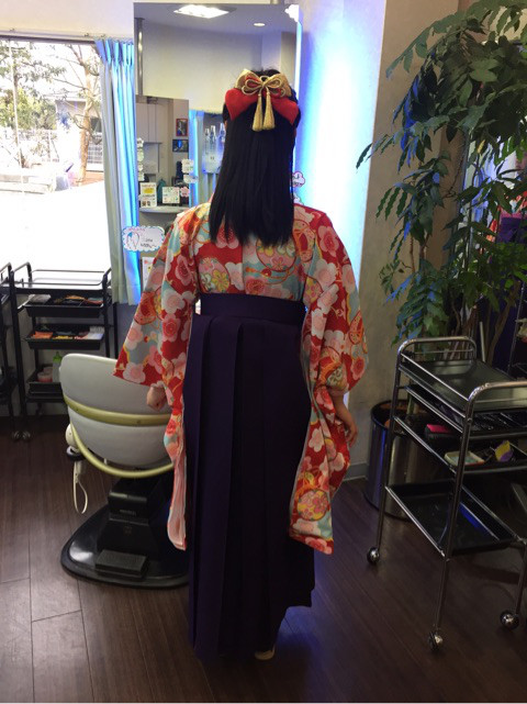 袴に似合う髪型は？2023年の卒業式に向けて髪の長さ別&袴の色別に今っぽアレンジを厳選ホットペッパービューティーマガジン