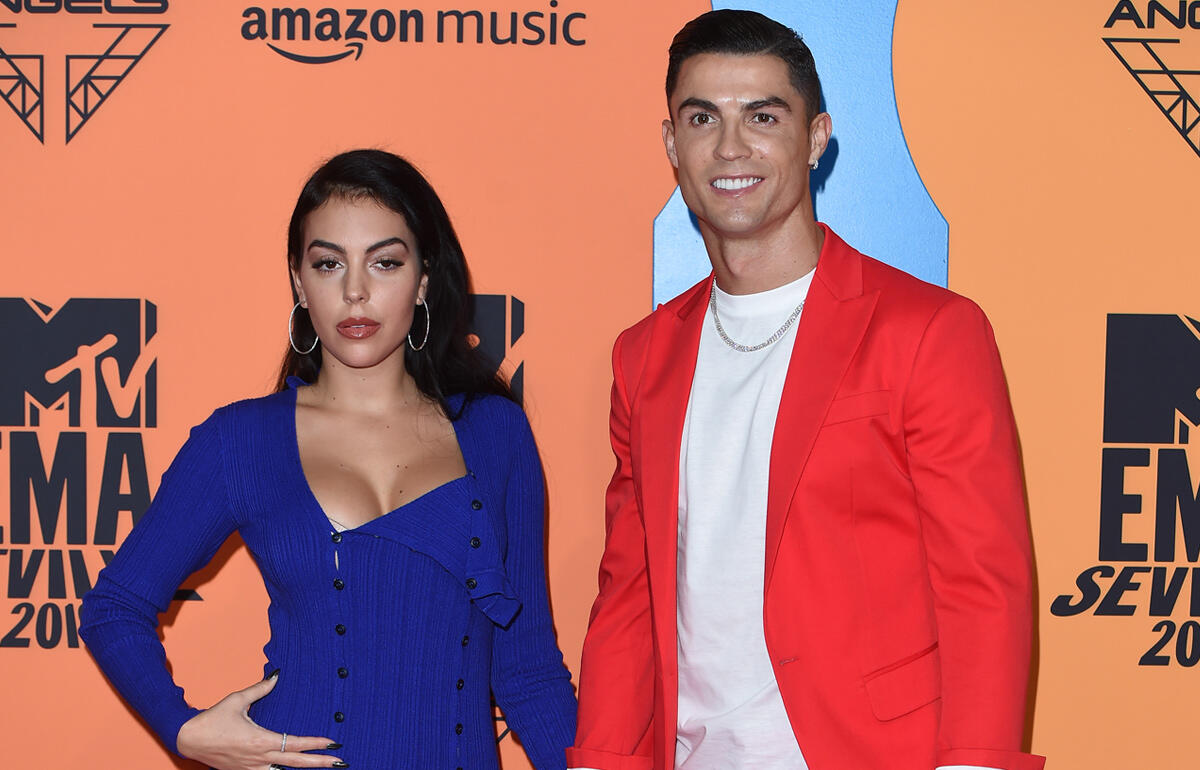 🍨👧🏻 ・ ・ ・ 今日ではありませんが定期的に娘とデートする時間を作ってます👩🏻‍❤️‍👨🏻 その後、数日間はめちゃくちゃ素直😂お時間に余裕がある時に皆様もそういう時間作ってあげてください🌟 ・ ・ ・猫ミームガチャガチャ🍨娘とデート娘とパパ