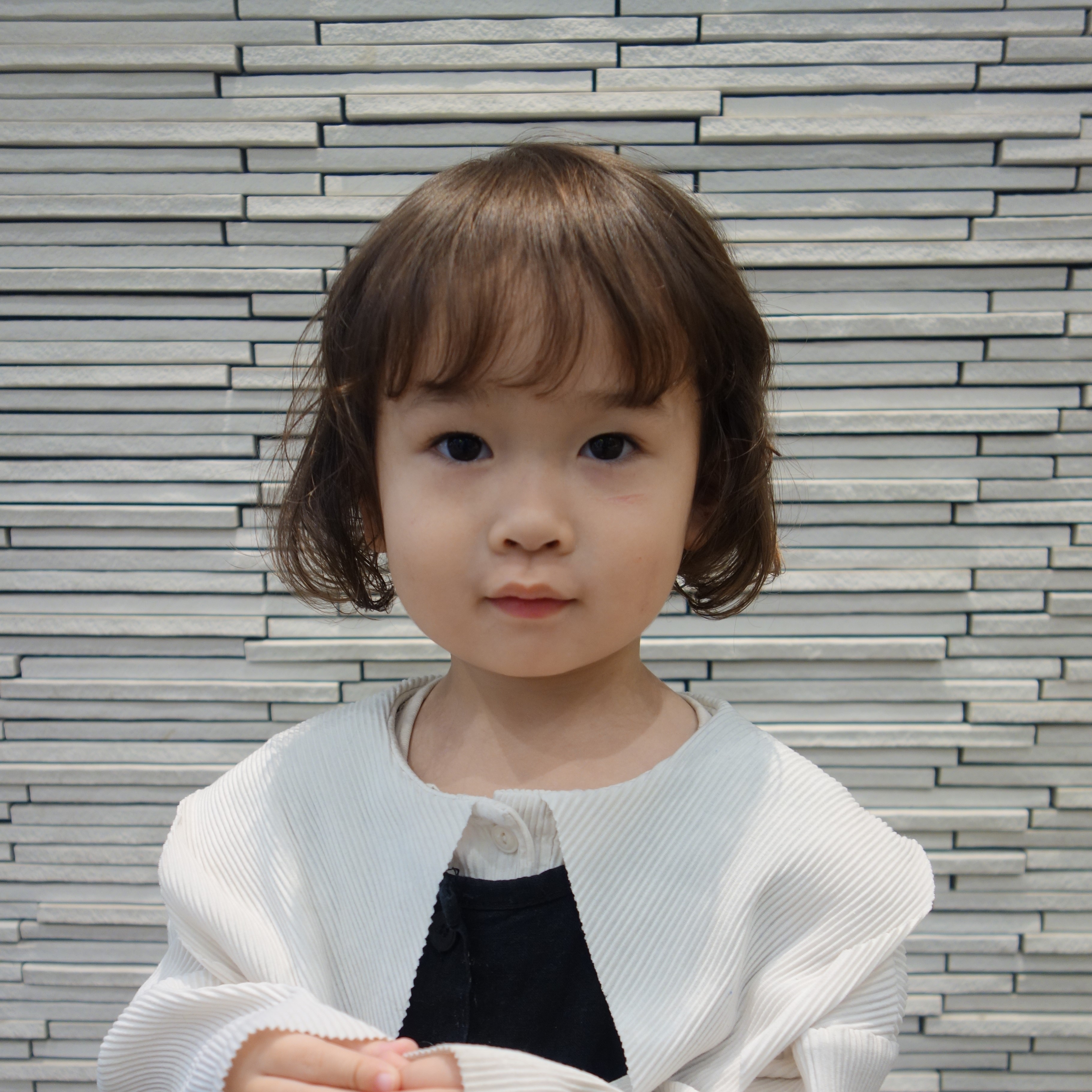 現役ママ美容師が教えるベビーのファーストカット 1歳3ヶ月の娘をカットしてみた