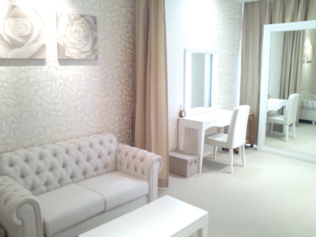 ブライズルームでのサプライズ🩷 新郎様の好きなところや感謝の思いを込めた たくさんのメッセージ💌 結婚式という特別な日だからこそ普段では中々伝えられずにいたこと 想いを届ける機会になります🫶🏻オステルリードコートダジュールコートダジュール 山梨プレ花嫁