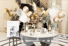 ゴールドがテーマカラー✴︎ラグジュアリーなウェルカムスペース~ BB先輩花嫁さま @hiro_h08 さまの こだわりのウェルカムスペースをご紹介🤍テーマカラーをゴールドと決めて ゴールドのアイテムで統一いたしました。 お写真を飾るだけでなく洋書を重ねたり ドライ