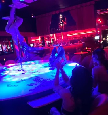 Club Rouge –