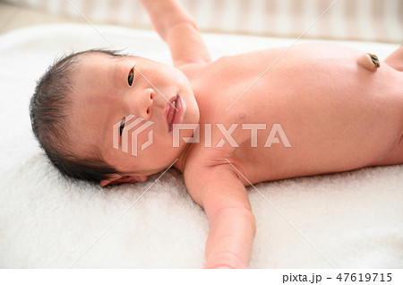 6ヶ月の男の子の赤ちゃんの写真素材26748733- PIXTA