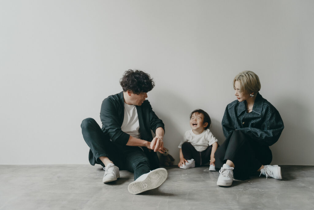 家族写真をおしゃれに撮るポイントは？服装や構図、撮影場所や撮り方まで解説フォトスタジオ ハピスタ 家族写真・子供写真・七五三