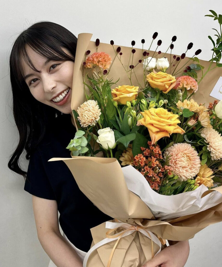 元和牛・水田信二、妻の山本萩子と“密着2ショット”「ペアルックでラブラブ」 牧野真莉愛が公開オリコンニュース ORICON NEWS