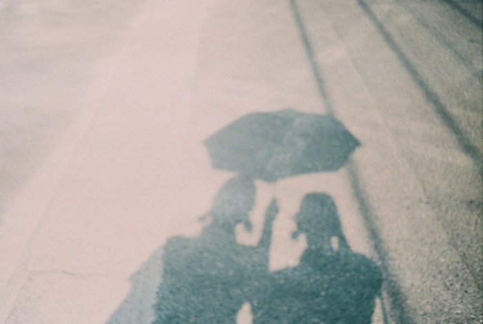 相合傘の写真素材写真素材なら「写真AC」無料 フリー ダウンロードOK