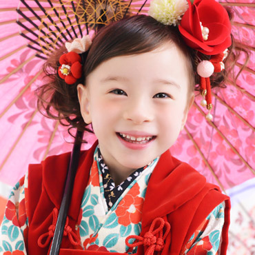 3歳女の子の七五三におすすめの髪型 ふわふわツインテールコラム 武蔵野創寫舘