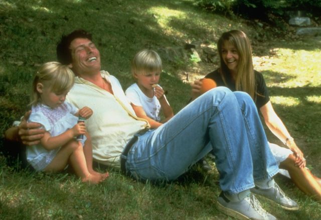 デビッド・コレンスウェットがSUPER MANのプレミアでクリストファー・リーヴの子供たちと : r DCU_