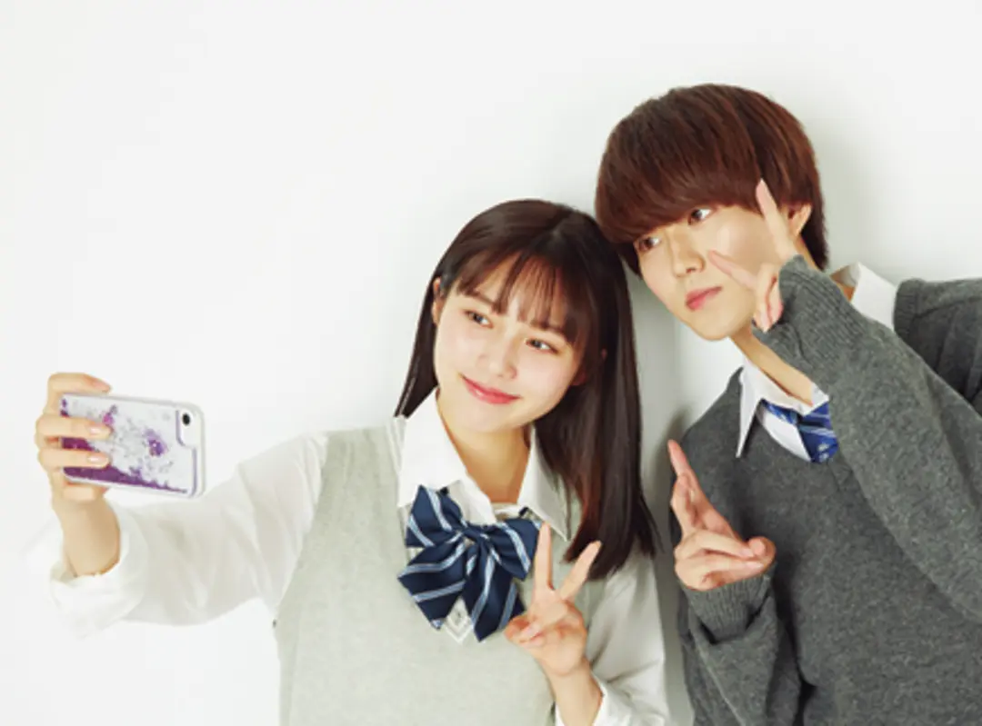 前撮り撮影会でお友達や彼氏さんとツーショット❣️ 撮影風景のオフショットものっけてます😊