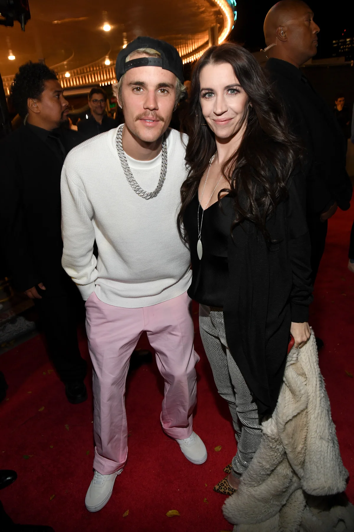 毒親育ち。ジャスティン・ビーバーと両親のいびつな関係に迫るカルチャーELLE エル デジタル