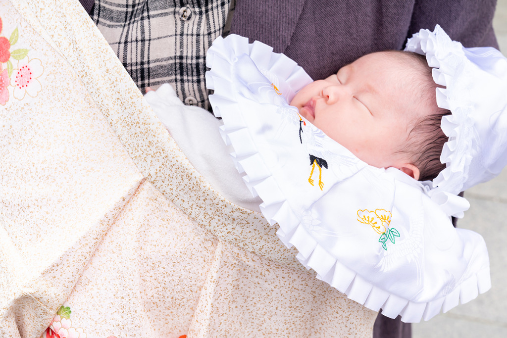 お宮参り着物はどこで買うべき？購入できる販売店を解説どこで買うさん ブログ記事内には広告を含みます