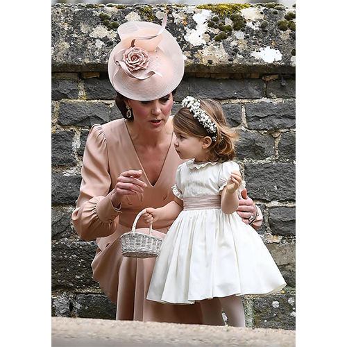 キャサリン妃の妹ピッパ・ミドルトンさんが出産 - CNN.co.jp