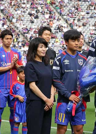久保建英と仲良しの韓国天才選手、美人彼女とテニス観戦！財閥令嬢で2歳年上 Qoly ｄメニューニュース NTTドコモ