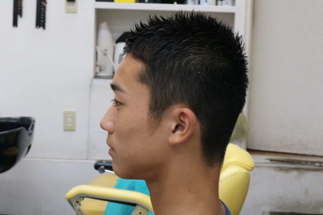 中学生男子カット ほぼボウズでいい位の短さとオーダーでしたのですっきりとおしゃれボウズに！ 前髪は立ち上げて仕上げました♪ 凛々しく見えますね♡約1年振りに会いましたが背がかなり伸びて身長抜かされてました 笑ご来店ありがとうございました