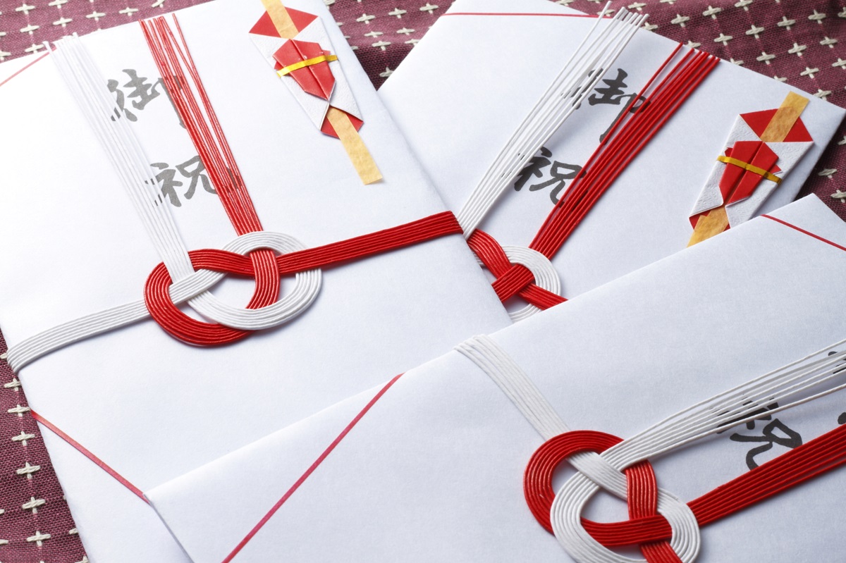 コンビニに売っているハンカチ セブン・ファミマ・ローソンを調査コンビニ.com