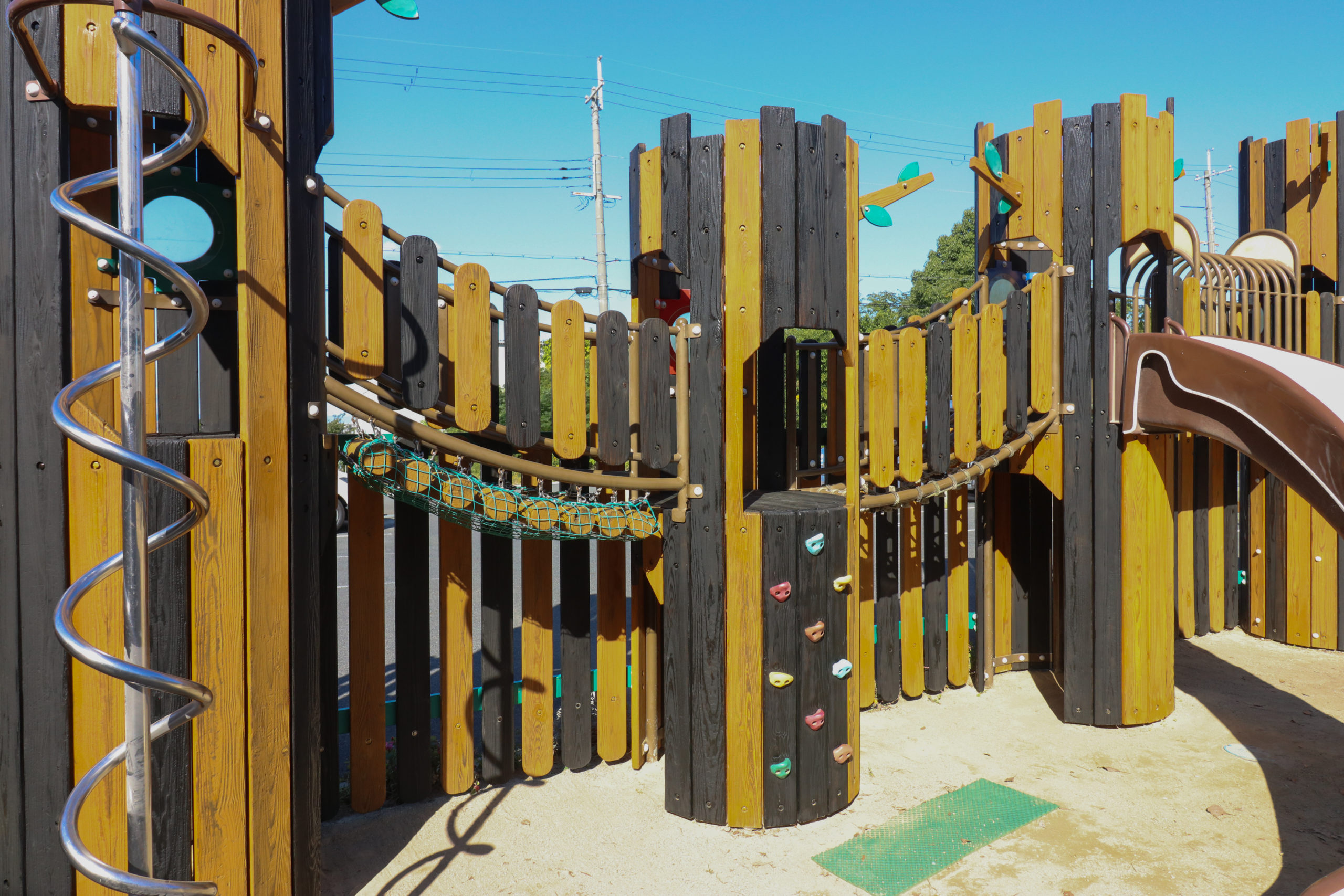 屋外遊具 - 遊具メーカー「株式会社 岡部 空間クリエイティブ部」