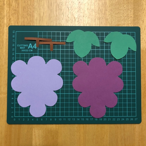 Amazon.co.jp: 壁面飾り りすさんのぶどう狩り 9月壁面 秋壁面 保育 : おもちゃ