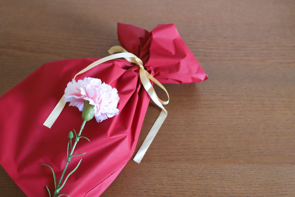 工作レポート：母の日カードとこいのぼりのカード立てづくりTUKTUK子ども工作館よみもの