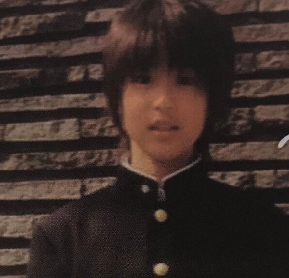 幼少期」のアイデア 74 件スノーマン, 岩本照, 写真 保存