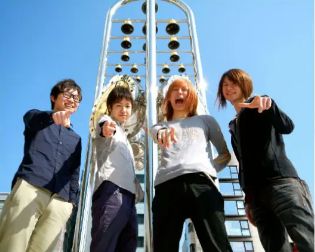 手塚理美、元夫・真田広之との長男を公開 ギタリストでロングヘア「カッコイイ」「素敵」オリコンニュース ORICON NEWS