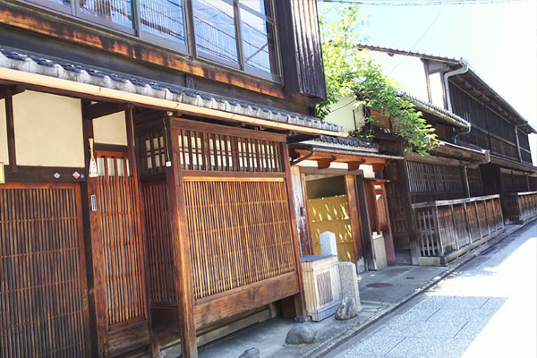 京都の風俗の特徴！河原町＆木屋町の風俗街は稼げる箱ヘル求人が充実♪｜ココミル