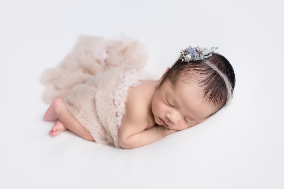 ニューボーンフォトのポーズ種類 - AXiS Photo Service