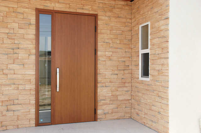 日本製の玄関親子ドア断熱性と気密性桧無垢材アイエムドア